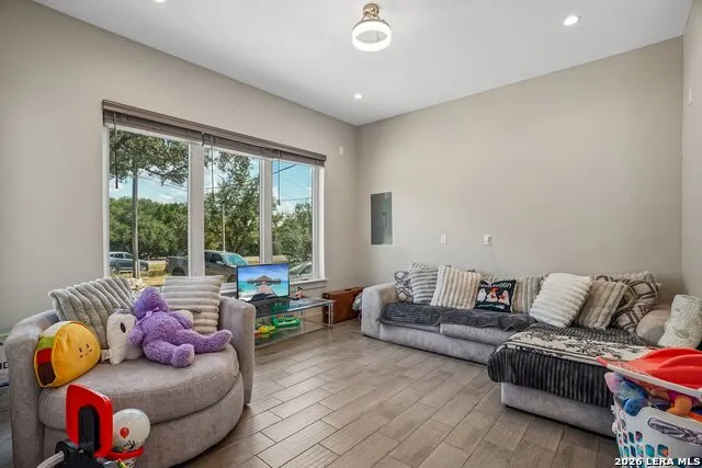 757 CANYON BND Canyon Lake, TX 78133