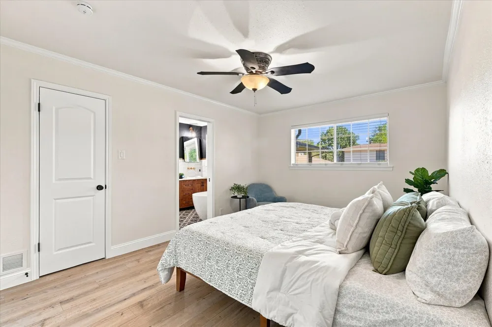 1407 Glenhill Lane Lewisville, TX 75077