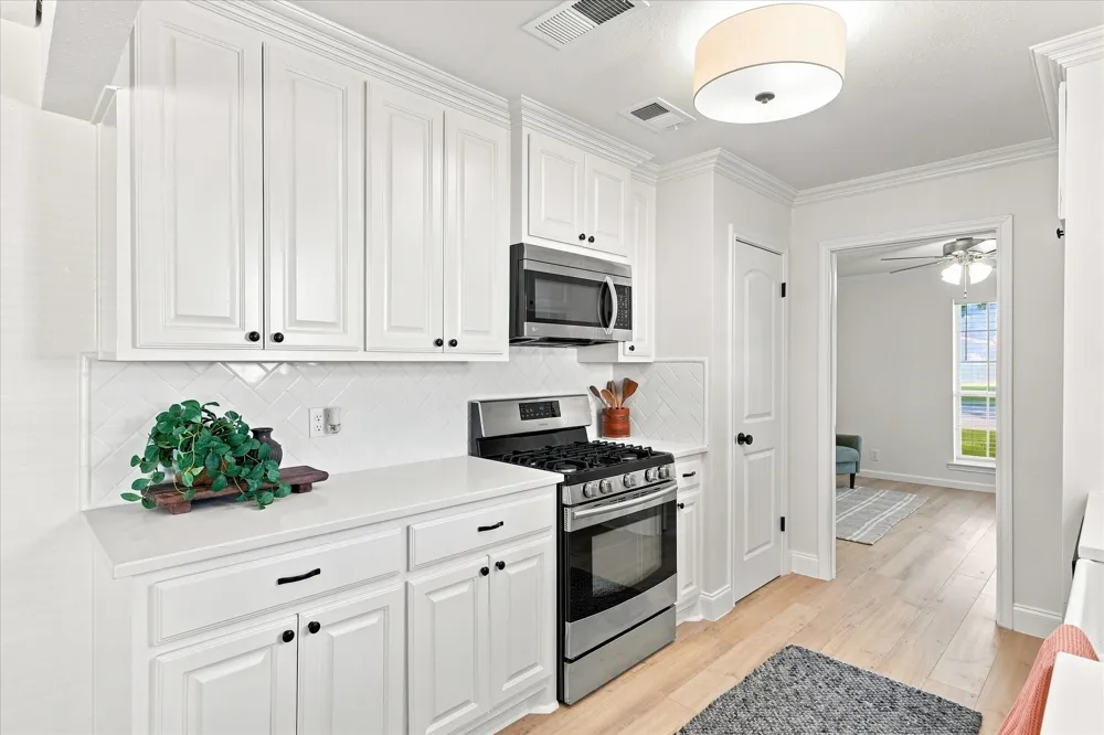 1407 Glenhill Lane Lewisville, TX 75077