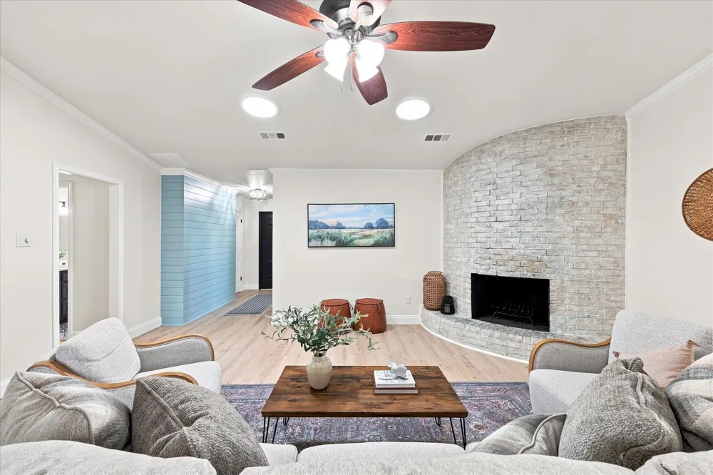 1407 Glenhill Lane Lewisville, TX 75077