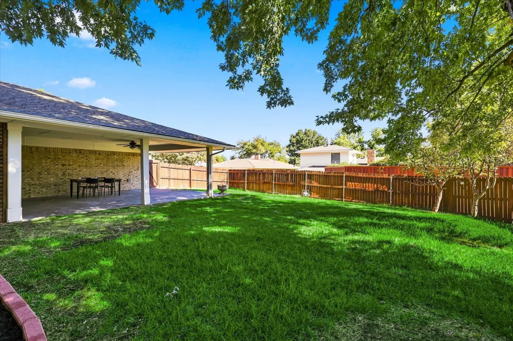 1407 Glenhill Lane Lewisville, TX 75077