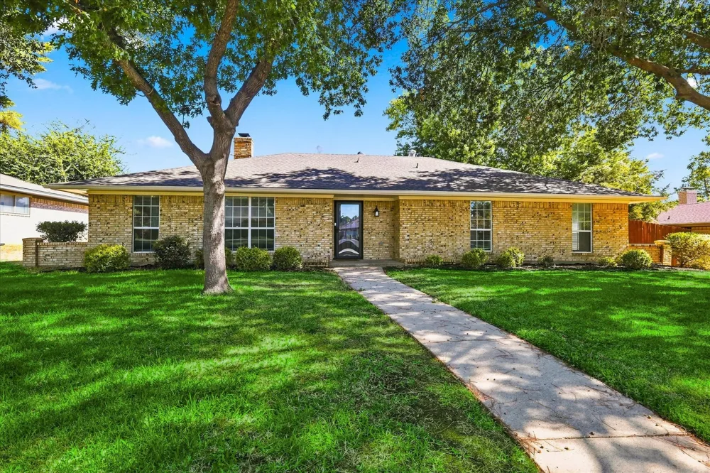 1407 Glenhill Lane Lewisville, TX 75077