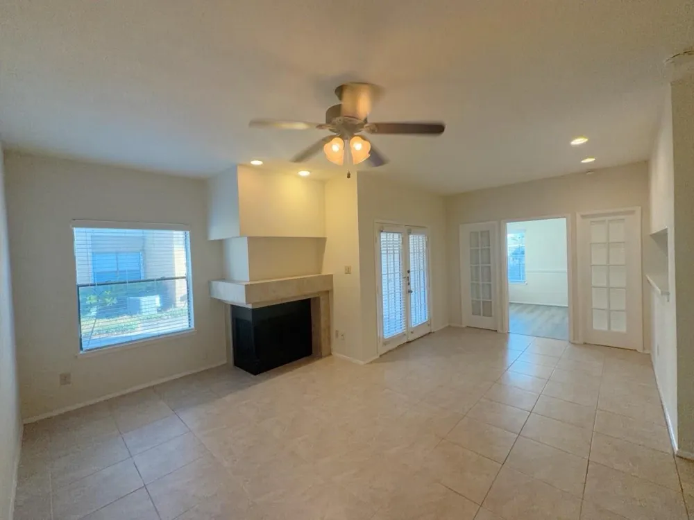 7900 Bissonnet Street #B1 Houston, TX 77074