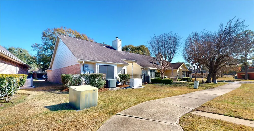 3011 Flower Field Lane Pearland, TX 77584