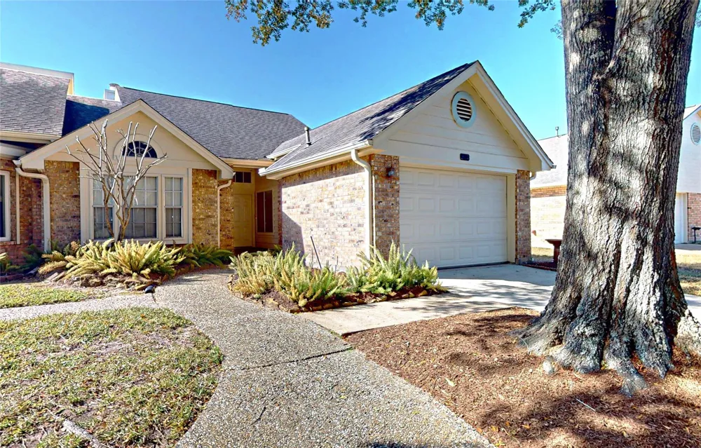 3011 Flower Field Lane Pearland, TX 77584