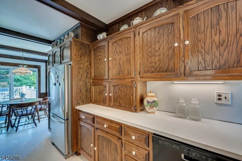 64 High St Metuchen, NJ 08840