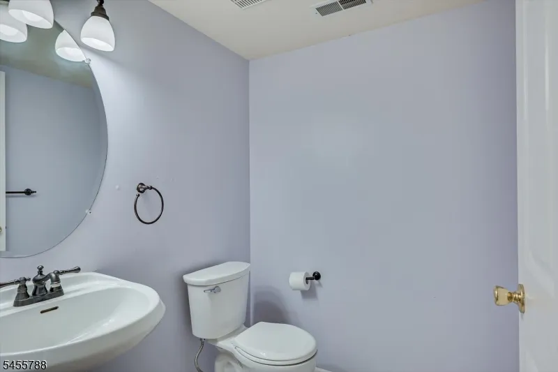 59 Woodhill St Franklin, NJ 08873