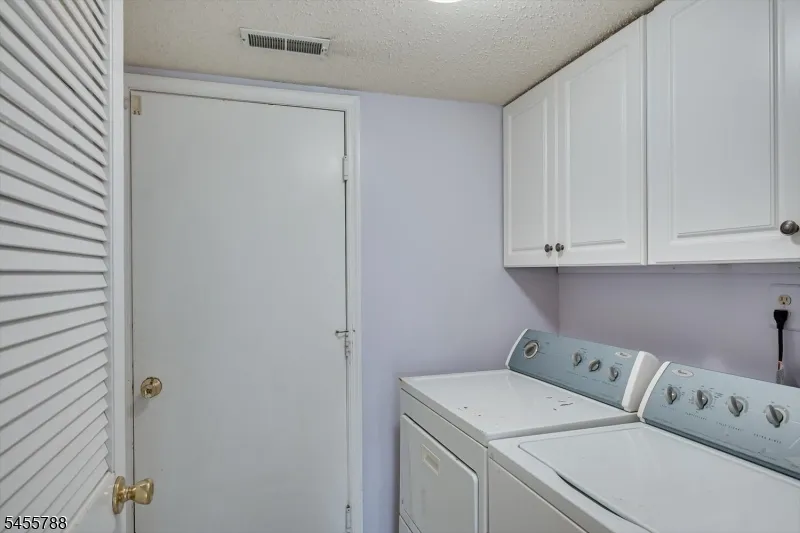 59 Woodhill St Franklin, NJ 08873