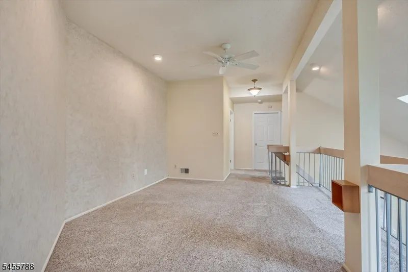 59 Woodhill St Franklin, NJ 08873