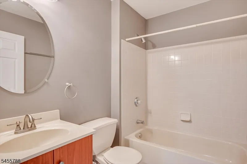 59 Woodhill St Franklin, NJ 08873