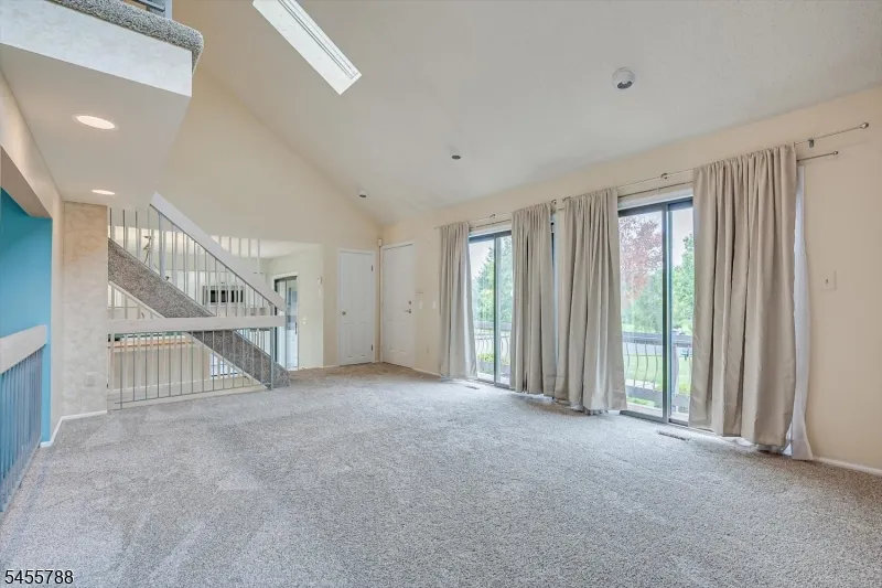 59 Woodhill St Franklin, NJ 08873