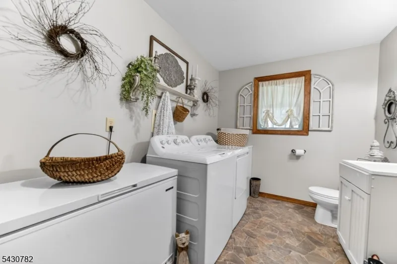 2952 River Rd Harmony, NJ 08865