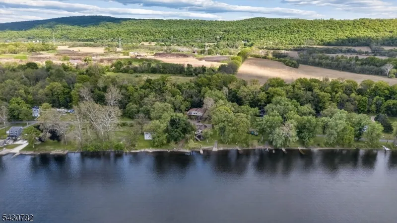 2952 River Rd Harmony, NJ 08865