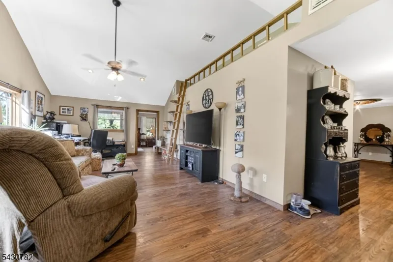 2952 River Rd Harmony, NJ 08865