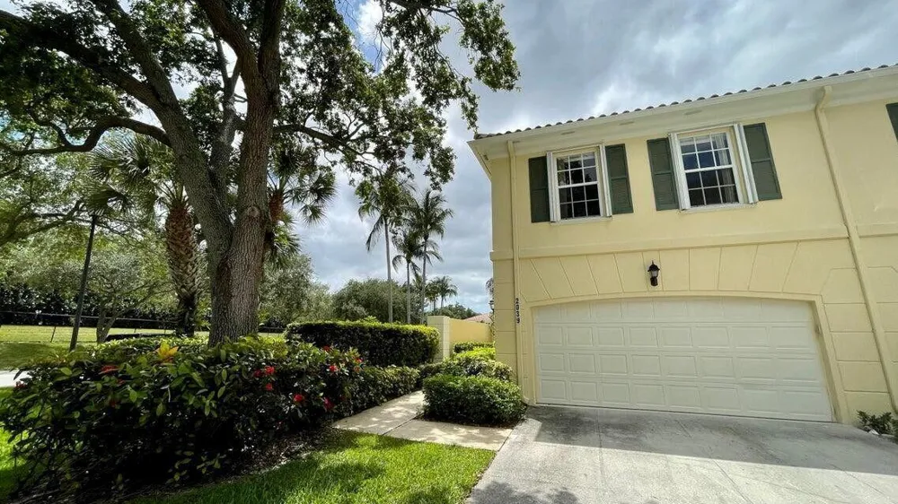2039 TARPON LAKE WAY West Palm Beach, FL 33411