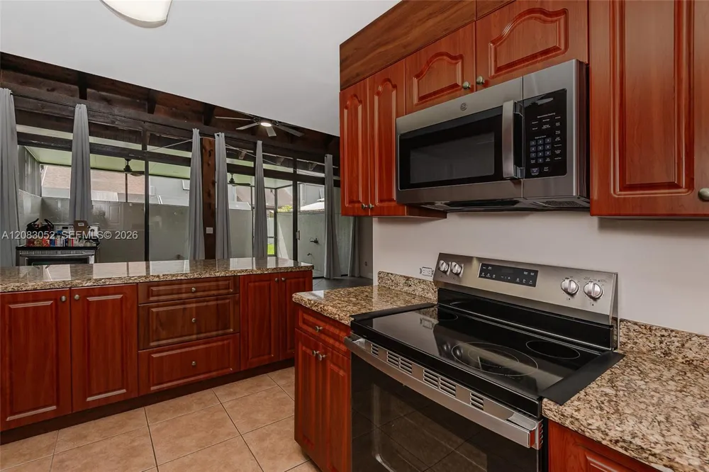1504 NW 112th Ter Pembroke Pines, FL 33026