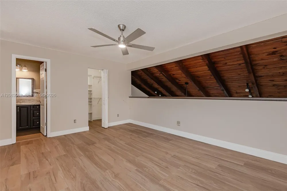 1504 NW 112th Ter Pembroke Pines, FL 33026