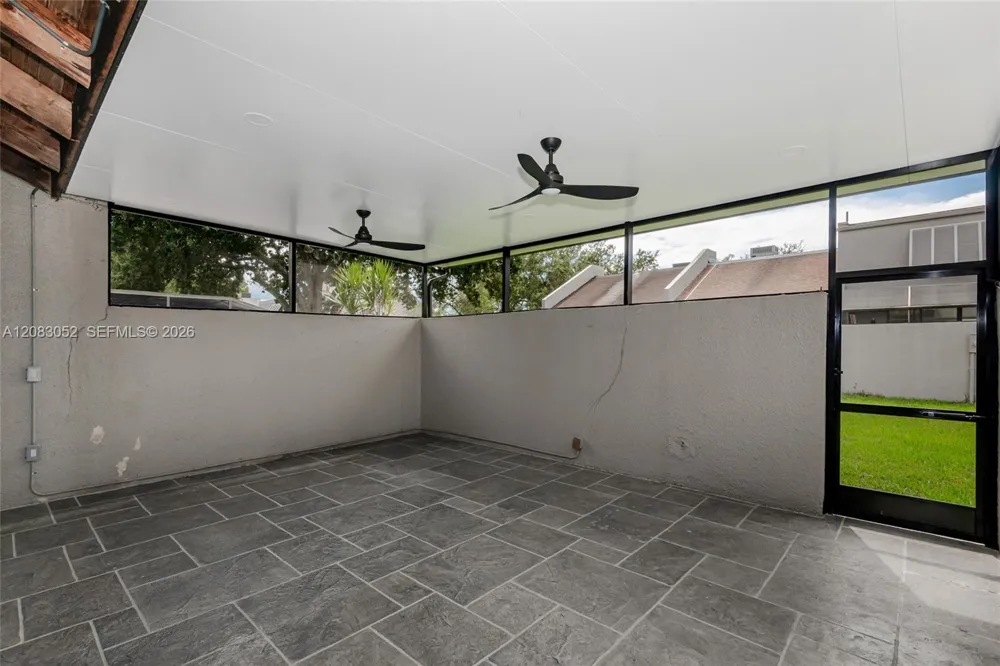 1504 NW 112th Ter Pembroke Pines, FL 33026