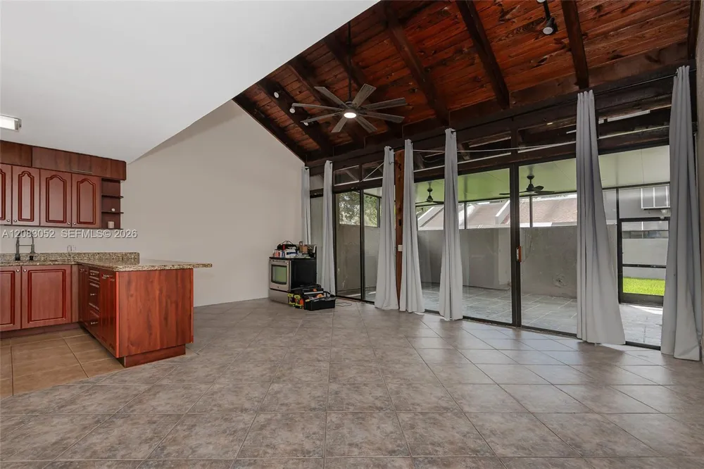 1504 NW 112th Ter Pembroke Pines, FL 33026