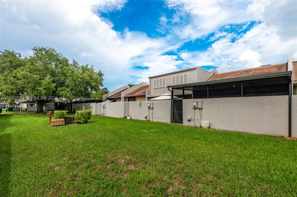 1504 NW 112th Ter Pembroke Pines, FL 33026