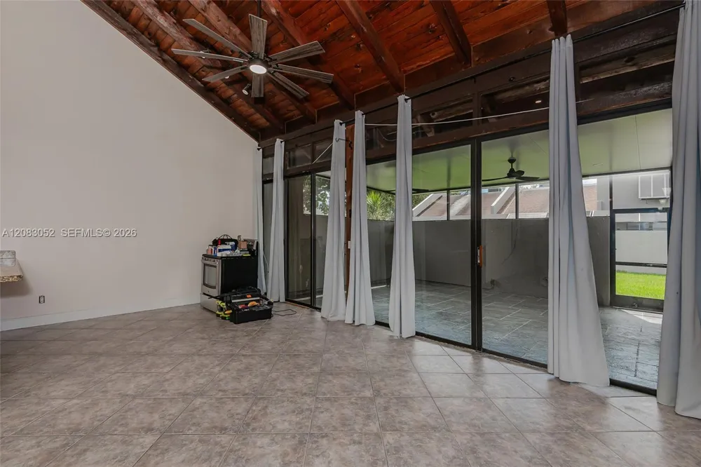 1504 NW 112th Ter Pembroke Pines, FL 33026