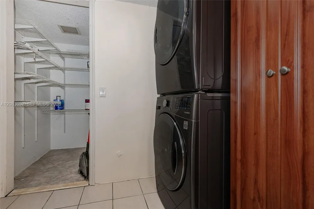 1504 NW 112th Ter Pembroke Pines, FL 33026
