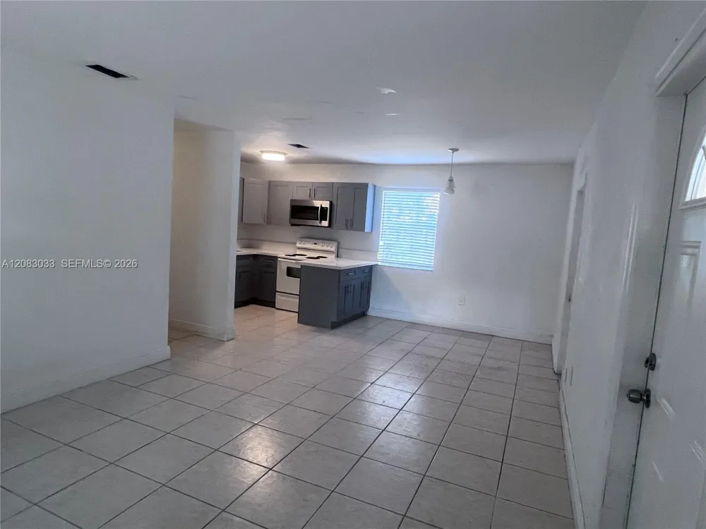 1605 NW 127th St #0 North Miami, FL 33167