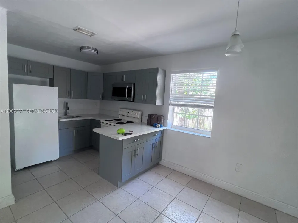 1605 NW 127th St #0 North Miami, FL 33167