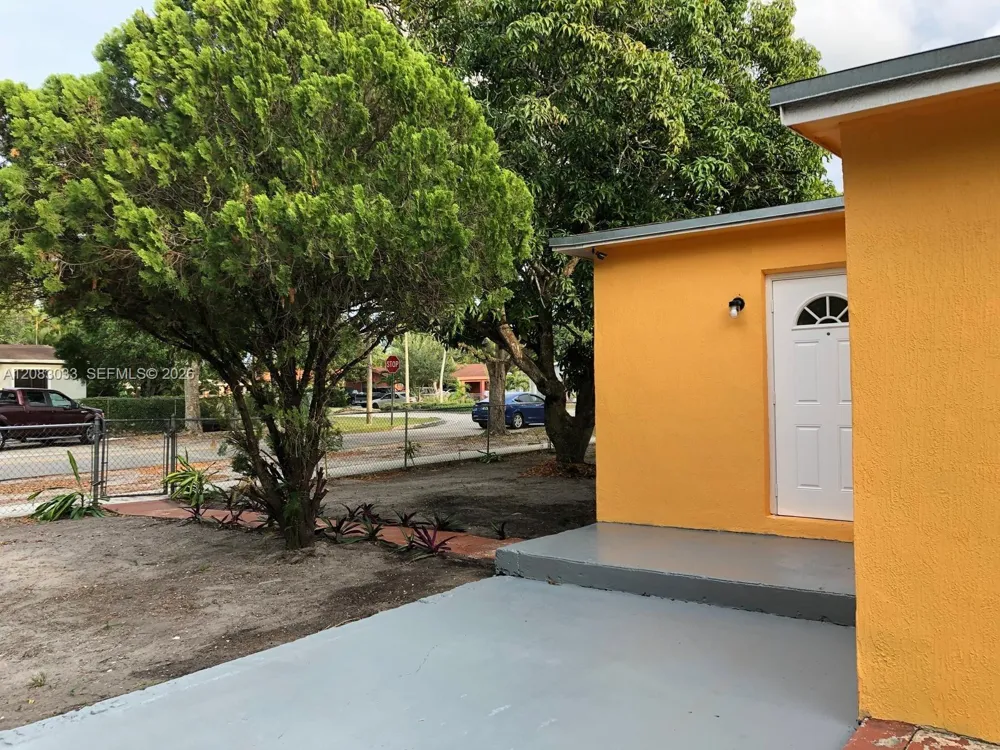 1605 NW 127th St #0 North Miami, FL 33167