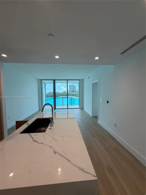 2411 Laguna Cir #307