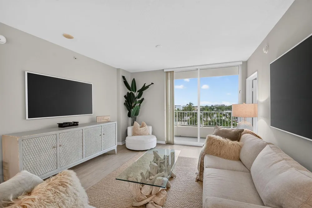 625 Casa Loma Boulevard #506 Boynton Beach, FL 33435