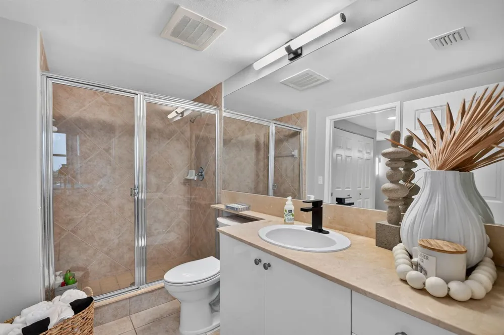 625 Casa Loma Boulevard #506 Boynton Beach, FL 33435