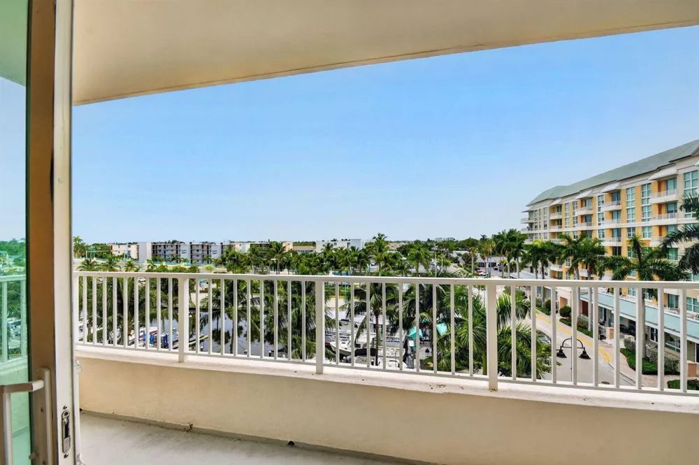 625 Casa Loma Boulevard #506 Boynton Beach, FL 33435
