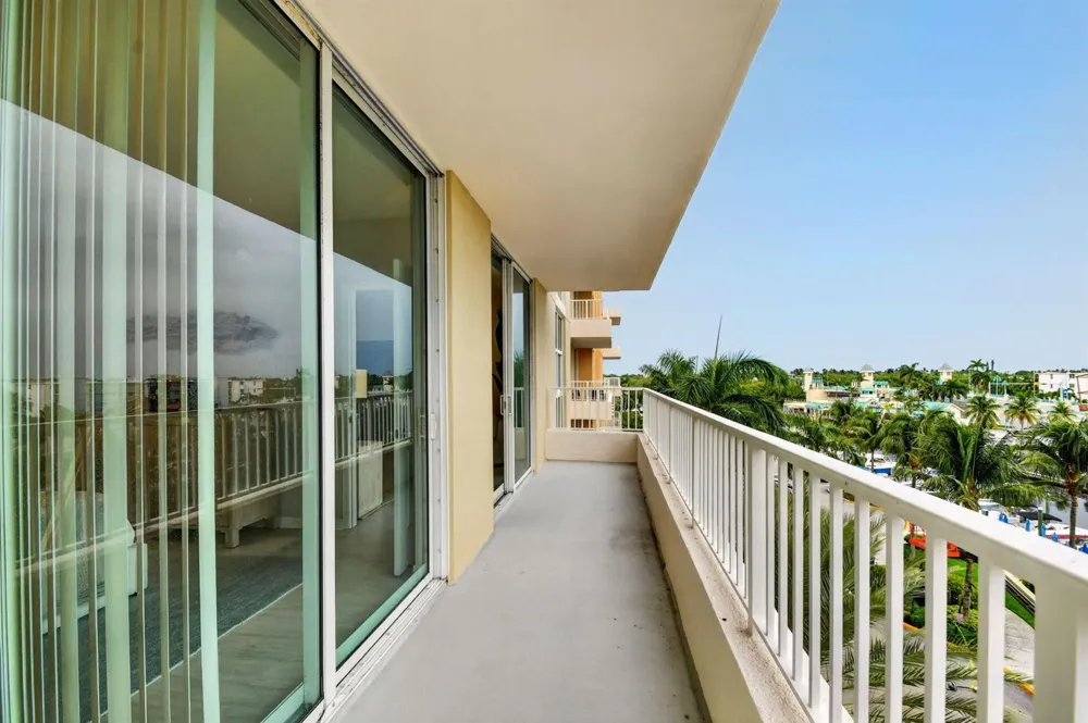 625 Casa Loma Boulevard #506 Boynton Beach, FL 33435
