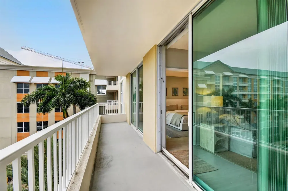 625 Casa Loma Boulevard #506 Boynton Beach, FL 33435