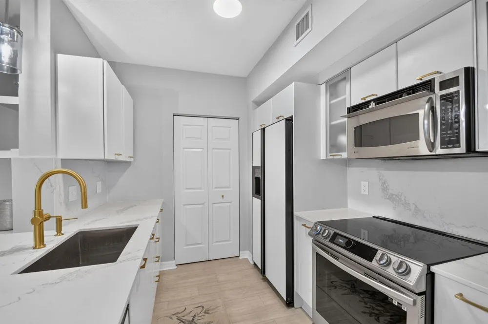 625 Casa Loma Boulevard #506 Boynton Beach, FL 33435
