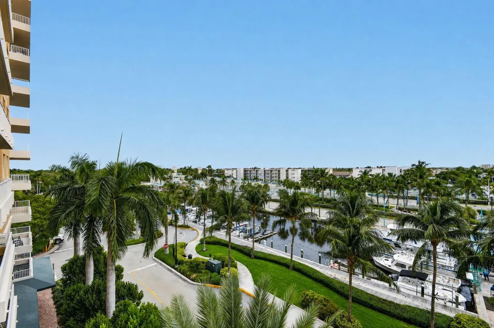 625 Casa Loma Boulevard #506 Boynton Beach, FL 33435