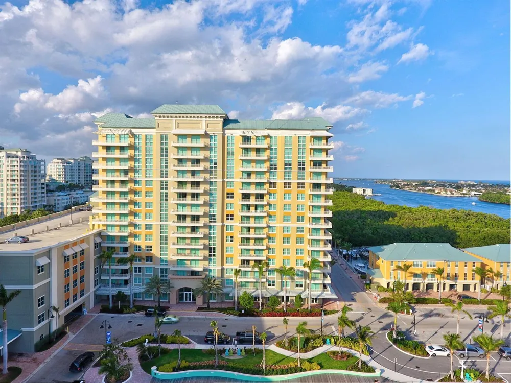 625 Casa Loma Boulevard #506 Boynton Beach, FL 33435