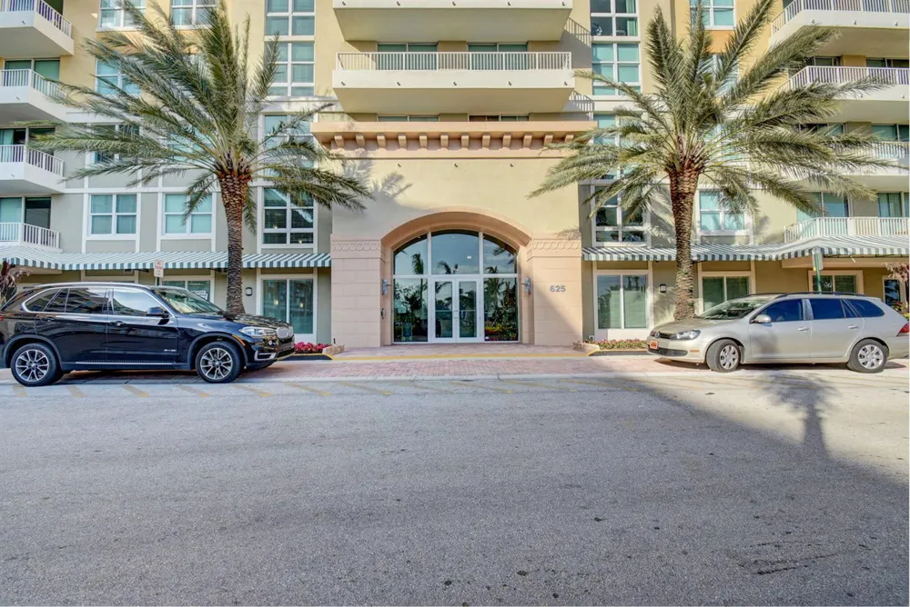 625 Casa Loma Boulevard #506 Boynton Beach, FL 33435