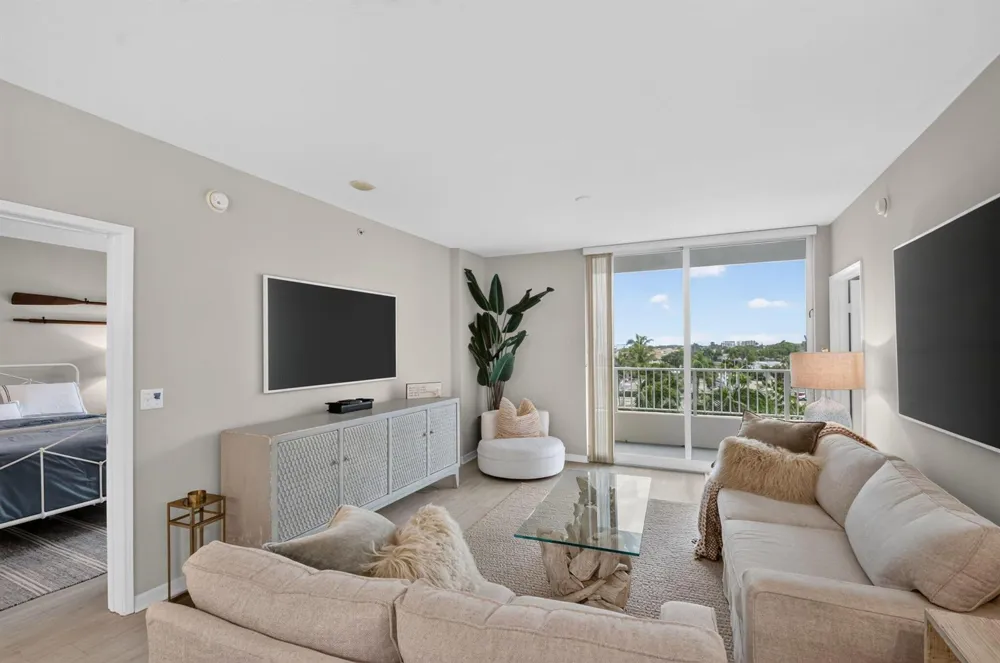 625 Casa Loma Boulevard #506 Boynton Beach, FL 33435