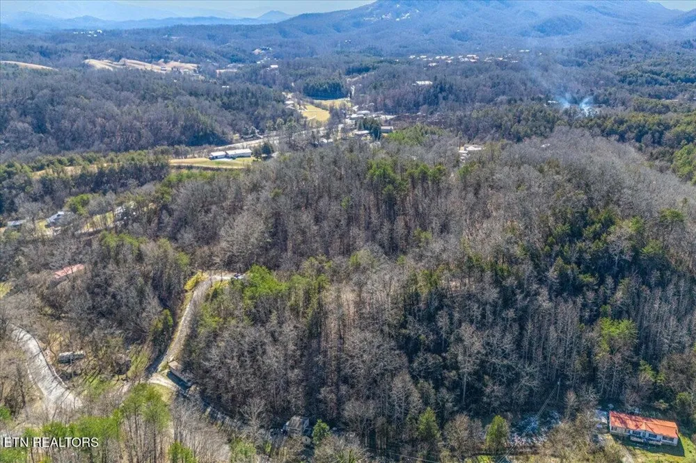 736 Panther Creek Rd Off Rd Sevierville, TN 37876