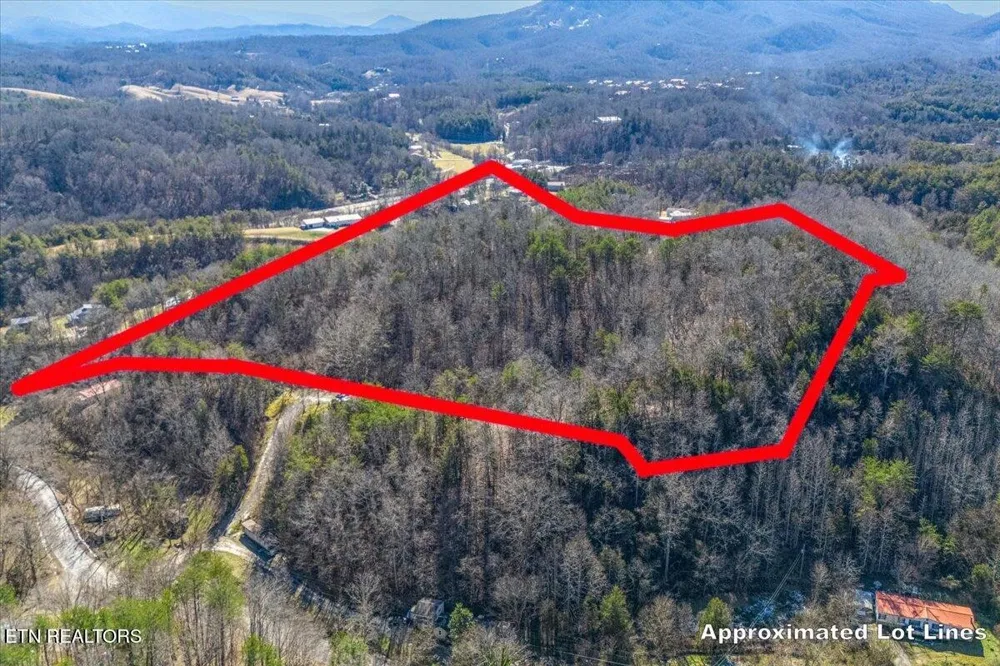 736 Panther Creek Rd Off Rd Sevierville, TN 37876