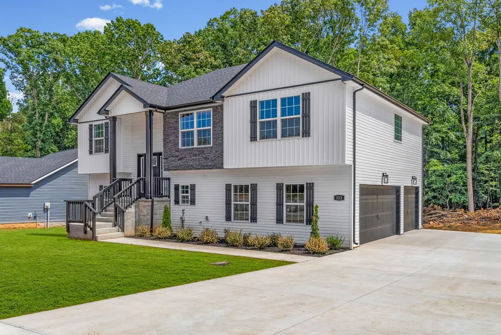 2032 Basham Ln Clarksville, TN 37043