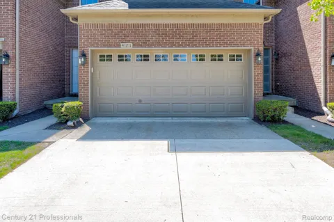 41211 MAPLEWOOD DRIVE