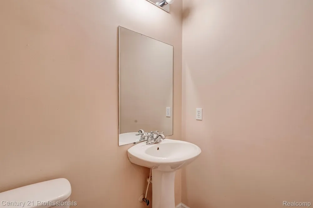 41211 MAPLEWOOD DRIVE Canton Charter Township, MI 48187