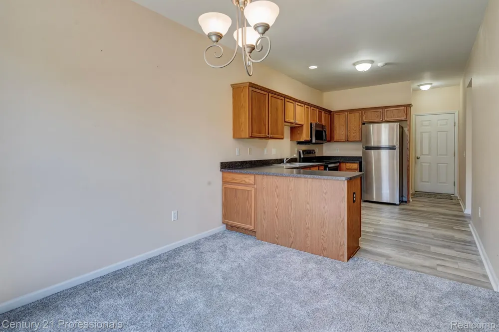 41211 MAPLEWOOD DRIVE Canton Charter Township, MI 48187