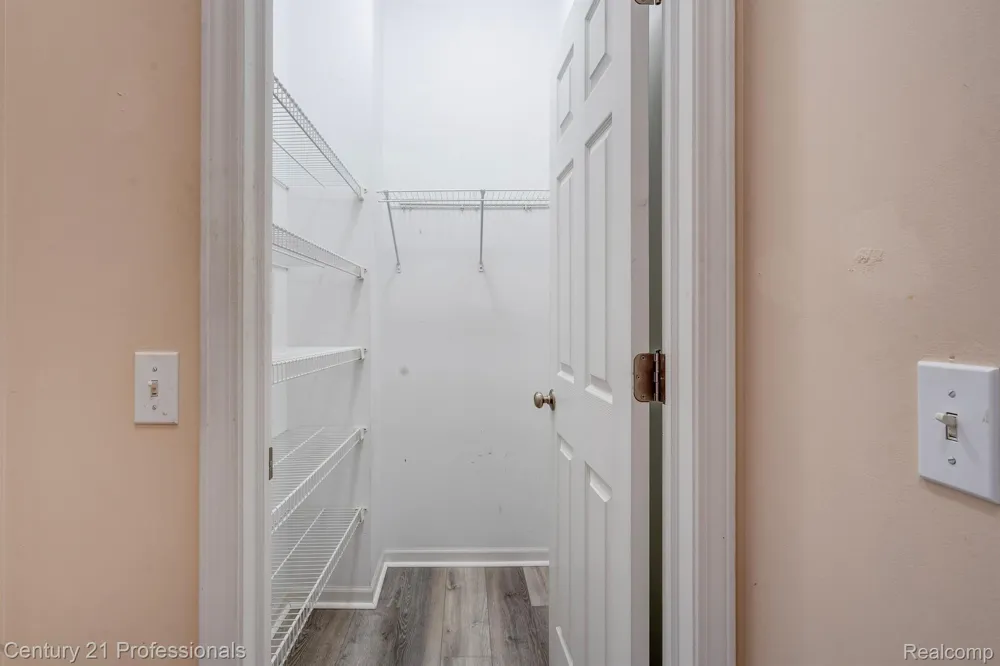 41211 MAPLEWOOD DRIVE Canton Charter Township, MI 48187