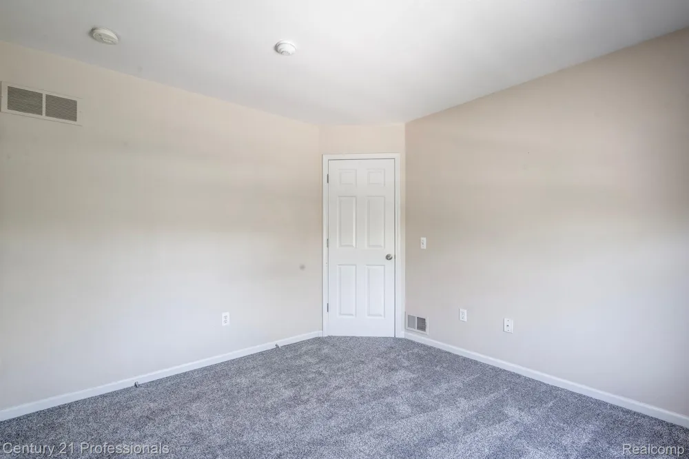 41211 MAPLEWOOD DRIVE Canton Charter Township, MI 48187