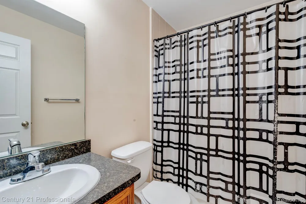 41211 MAPLEWOOD DRIVE Canton Charter Township, MI 48187