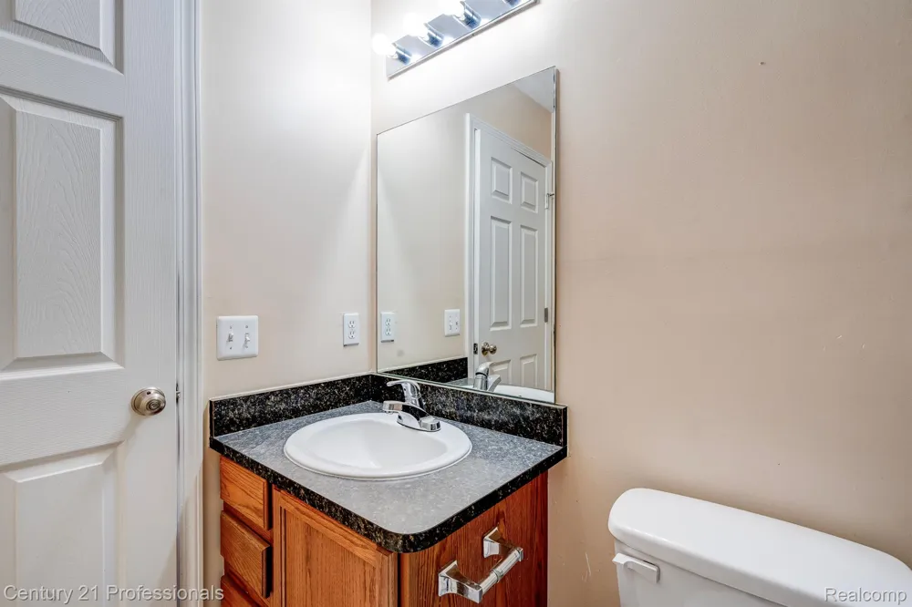 41211 MAPLEWOOD DRIVE Canton Charter Township, MI 48187